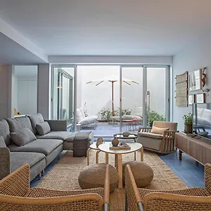 Apartment Piso Azul Premium In Bairro Alto By Lovelystay, Lissabon